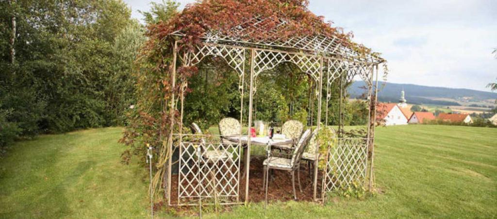 Auszeit - Ihr Sibyllenbad Gaestehaus นอยอัลเบนรอยธ์ ภายนอก รูปภาพ